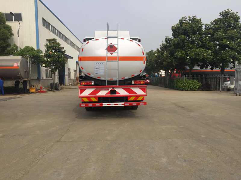 陜汽奧龍后八輪油罐車價(jià)格