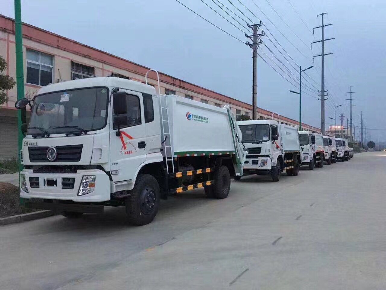 壓縮垃圾車圖片