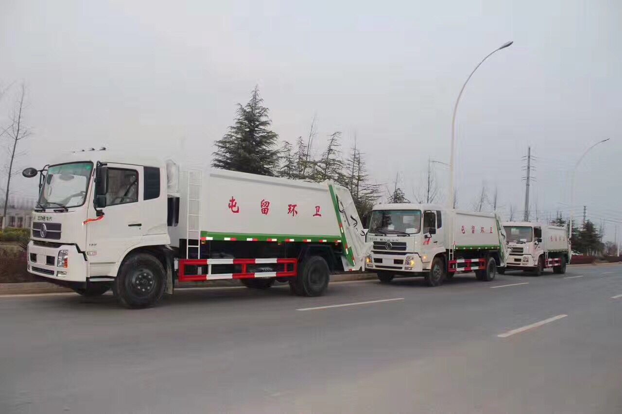 壓縮垃圾車圖片