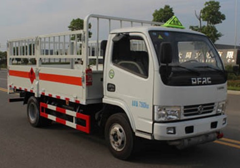 危險(xiǎn)品廂式運(yùn)輸車