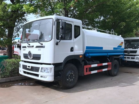 東風(fēng)創(chuàng)普D7L 12噸灑水車圖片