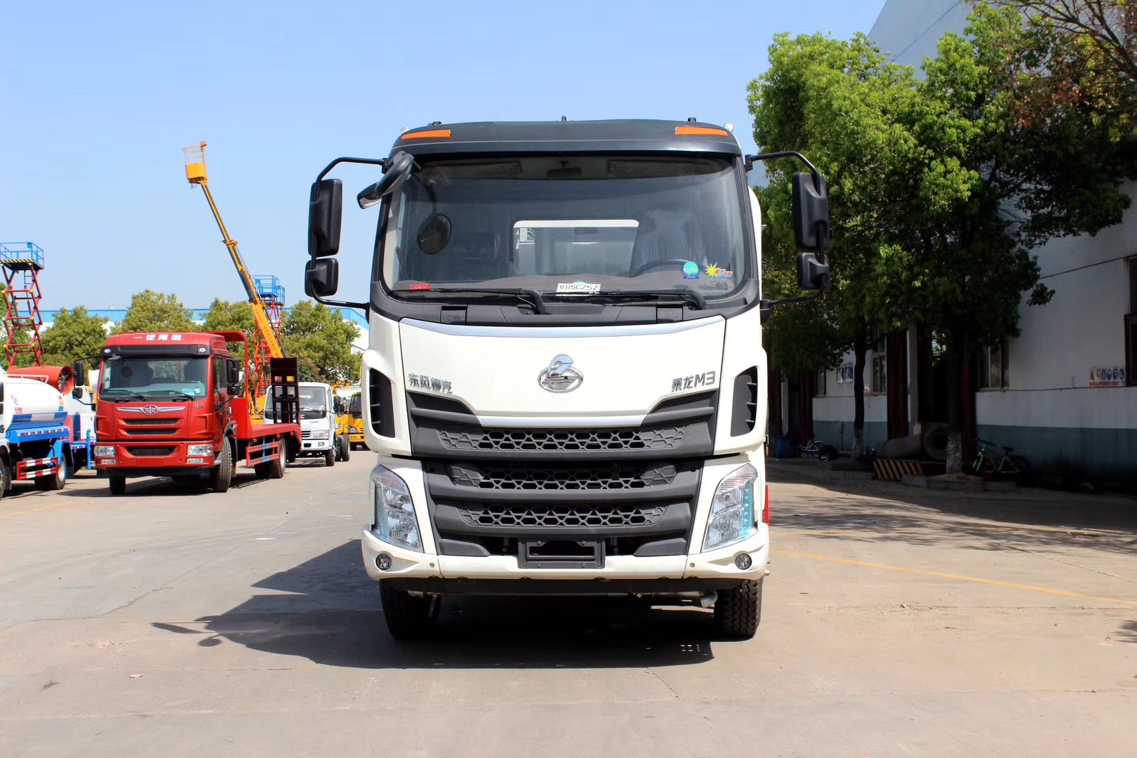 東風(fēng)柳汽乘龍15方吸糞車(chē)