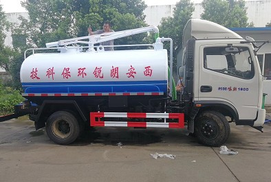 時風(fēng)風(fēng)馳5方吸糞車