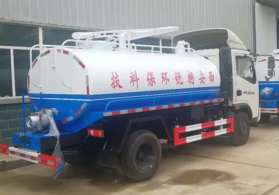 時風(fēng)風(fēng)馳5方吸糞車