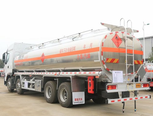 國六東風(fēng)柳汽乘龍H7前四后八鋁金油罐車