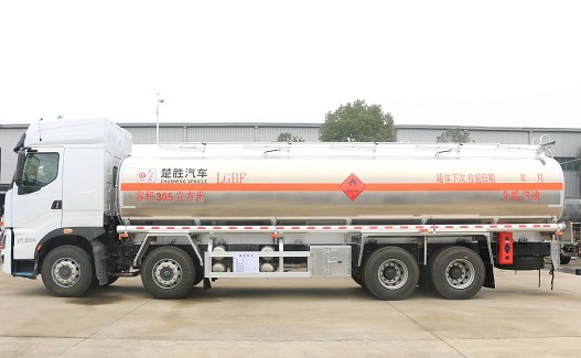 國六東風(fēng)柳汽乘龍H7前四后八鋁金油罐車