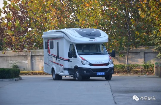 齊星依維柯額頭升頂房車浩運(yùn)NC2921-1 后拓展（6座）