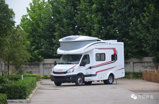 齊星依維柯額頭升頂房車浩運(yùn)NC2921-1 后拓展（6座）