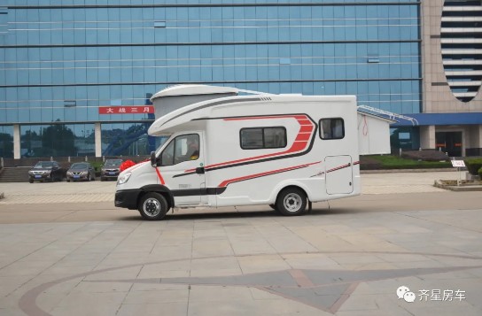 齊星依維柯額頭升頂房車浩運(yùn)NC2921-1 后拓展（6座）